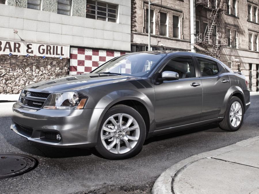  Dodge Avenger R/T 2011 года  (фото 10 из 12)